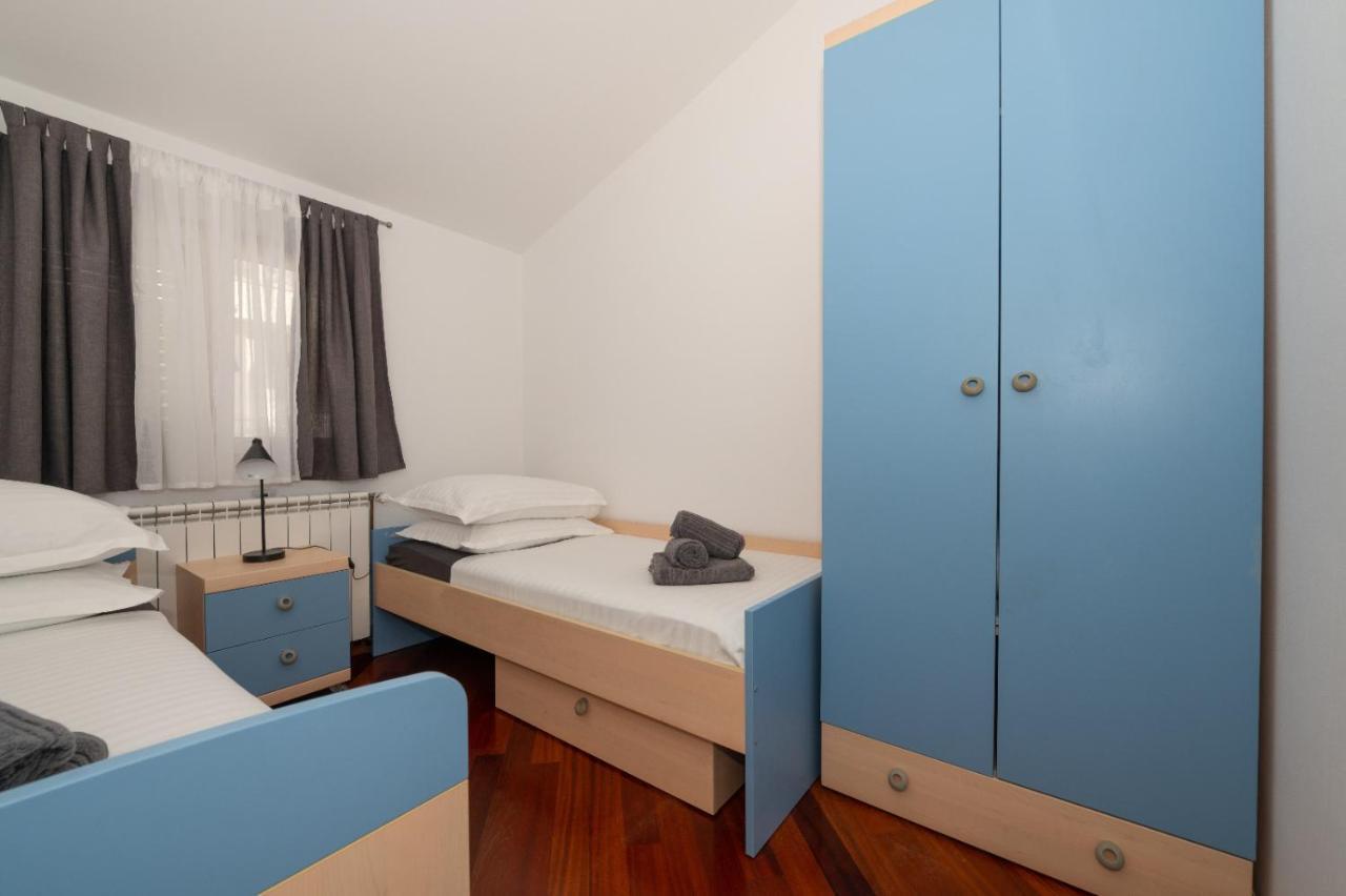 Apartments Luka Toni Krvavica Buitenkant foto