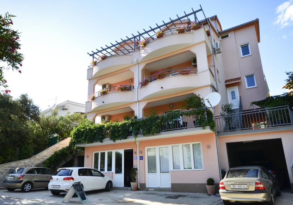 Apartments Luka Toni Krvavica Buitenkant foto